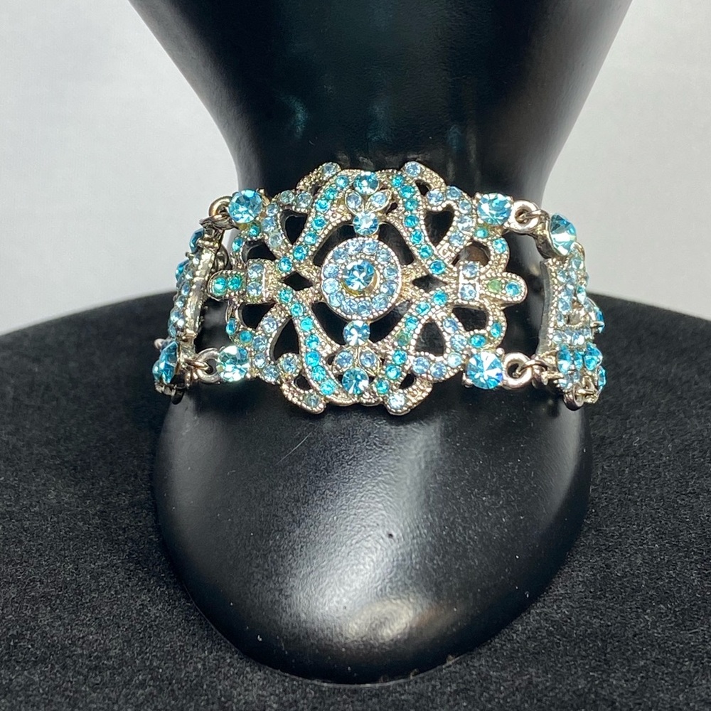 VLMC Vintage Victorian Style Bracelet / Aquamarine Colored / Blue / Adjustable - Picture 1 of 13